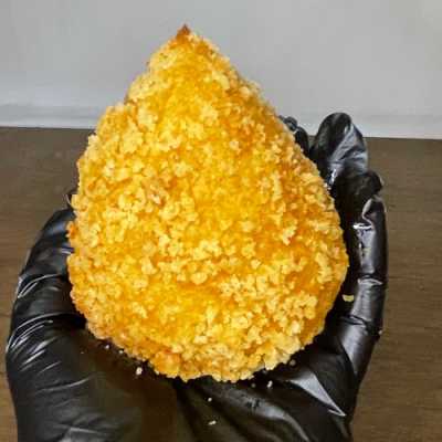 COXINHA DE FRANGO COM CATUPIRY